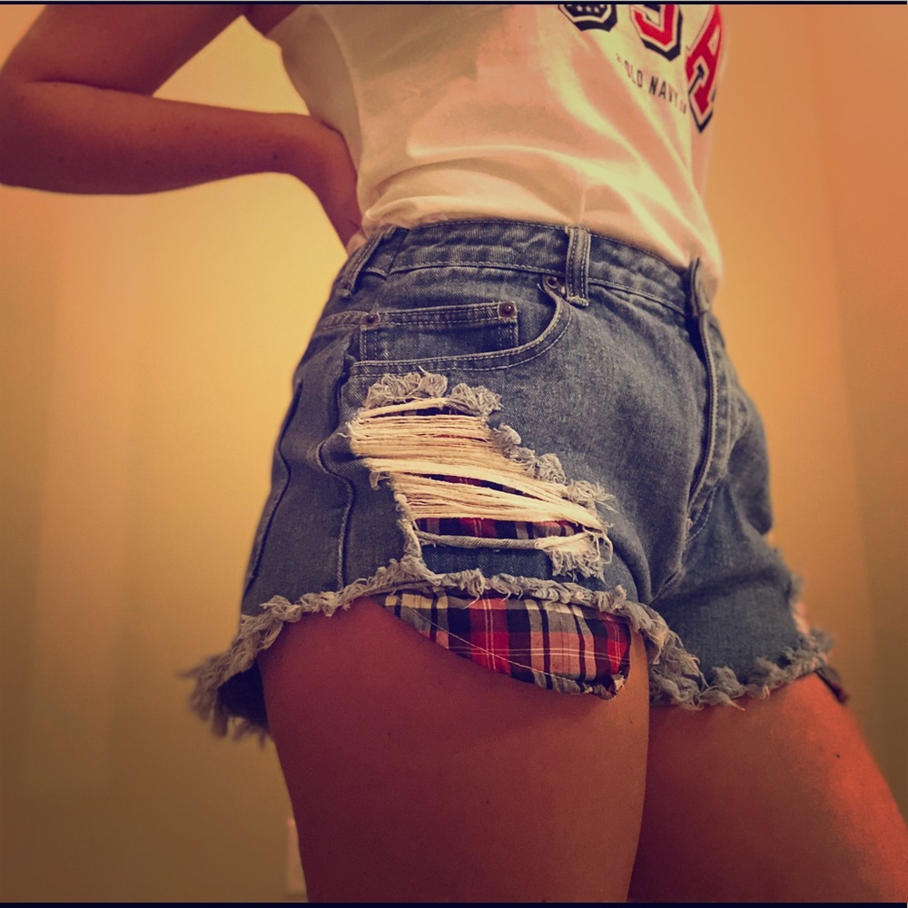 Vintage plaid pocket jean shorts. 
Forever 21 sz31